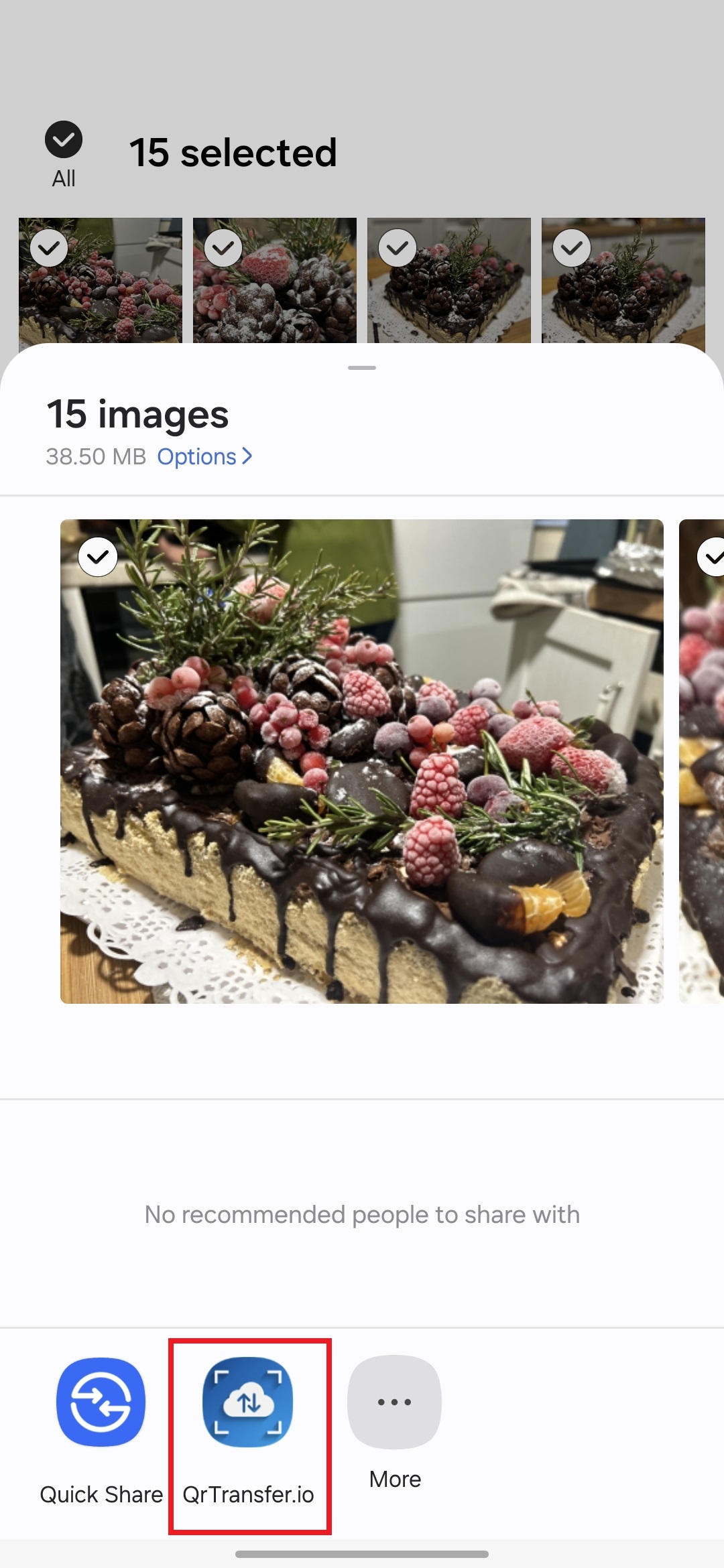 Abre QrTransfer.io donde tienes las fotos