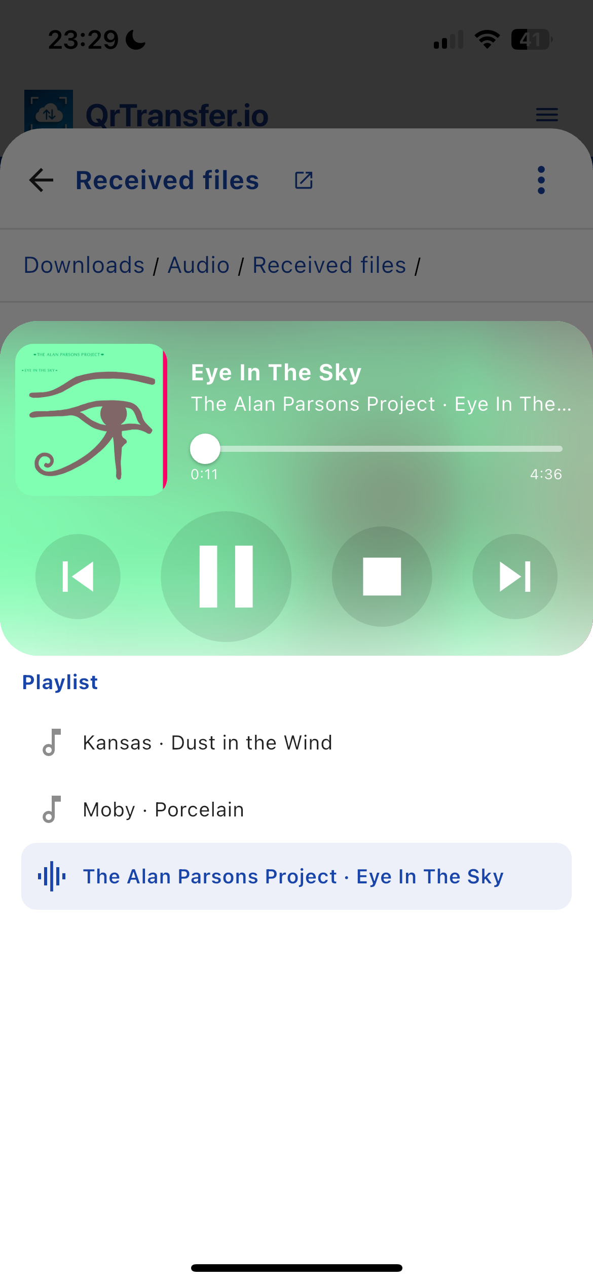 Escucha la música recibida