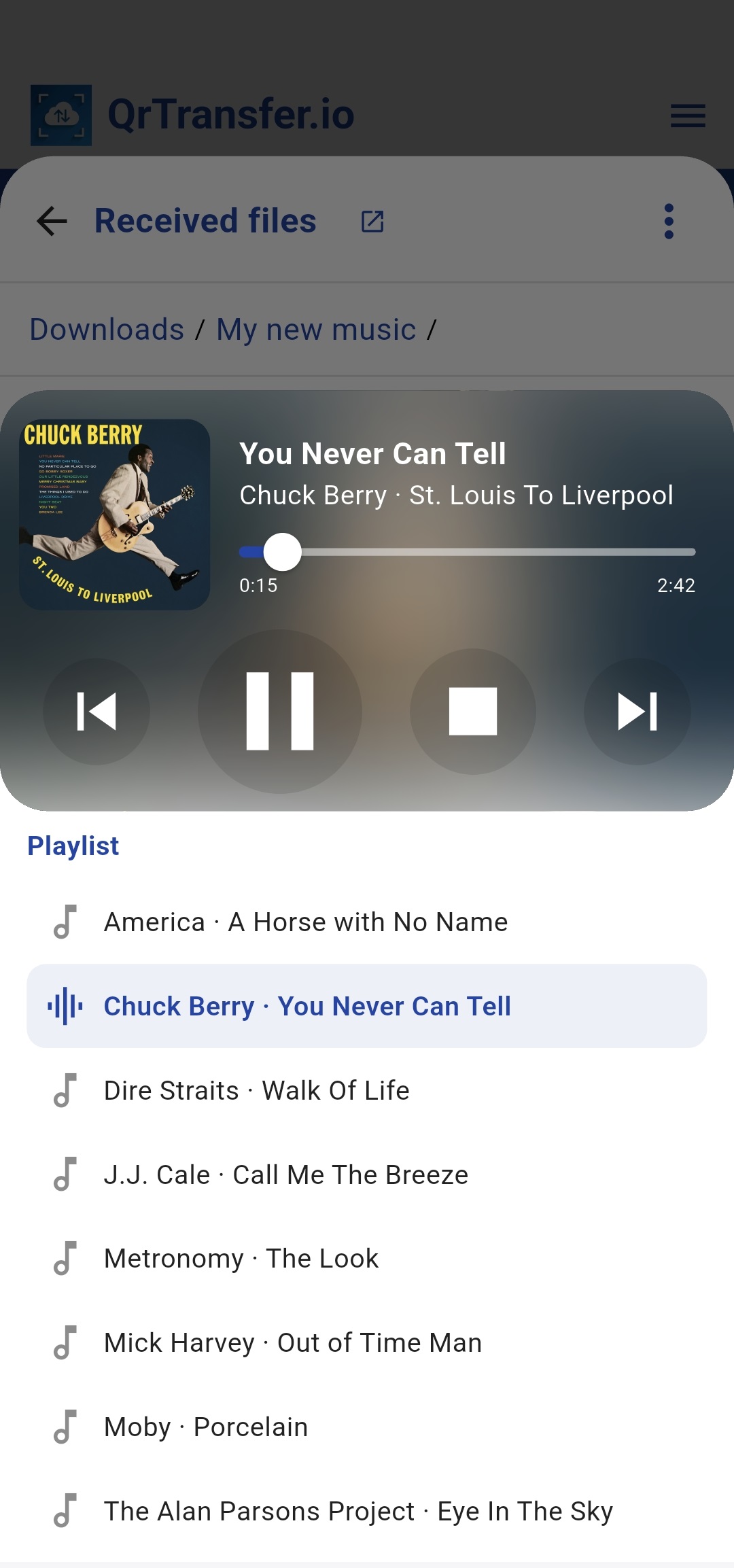 Escucha los audios en la app